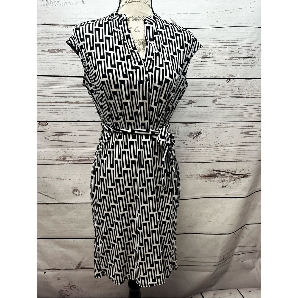 Jones New York Women's Black White Geometric Print Sleeveless BeltedDress Size 2